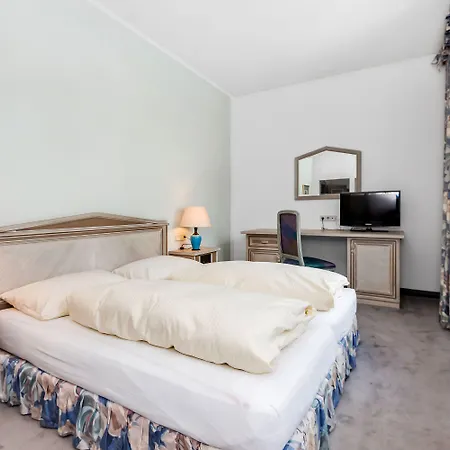 Sylvia By Skinetworks Hotel