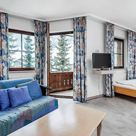 Hotel Sylvia By Skinetworks 3*